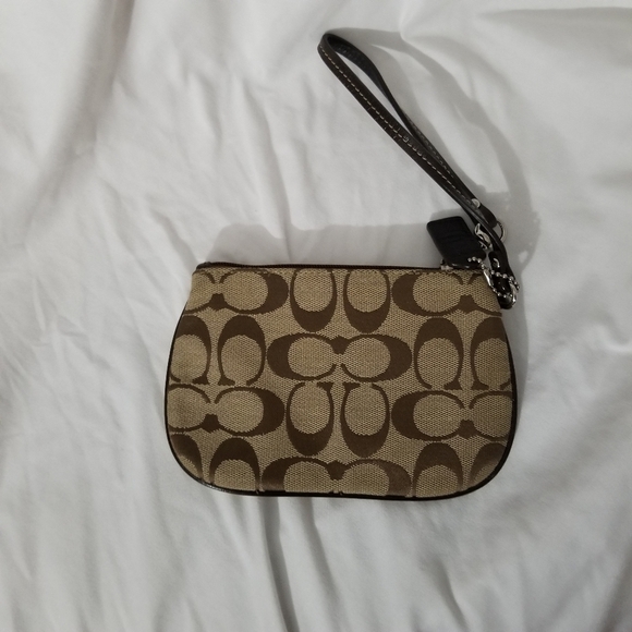 Coach Handbags - Coach Wristlet